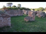 05067 ostia - regio i - insula xix - horrea dei mensores (i,xix,4) - ostseite - 5. raum von sueden - bli ri nordwesten - 01-2024.jpg